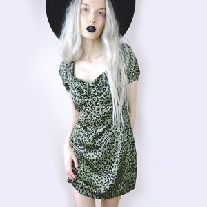Boohoo Leopard Sweetheart Neck Tea Dress